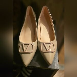 Elegant Beige Women's Shoes
